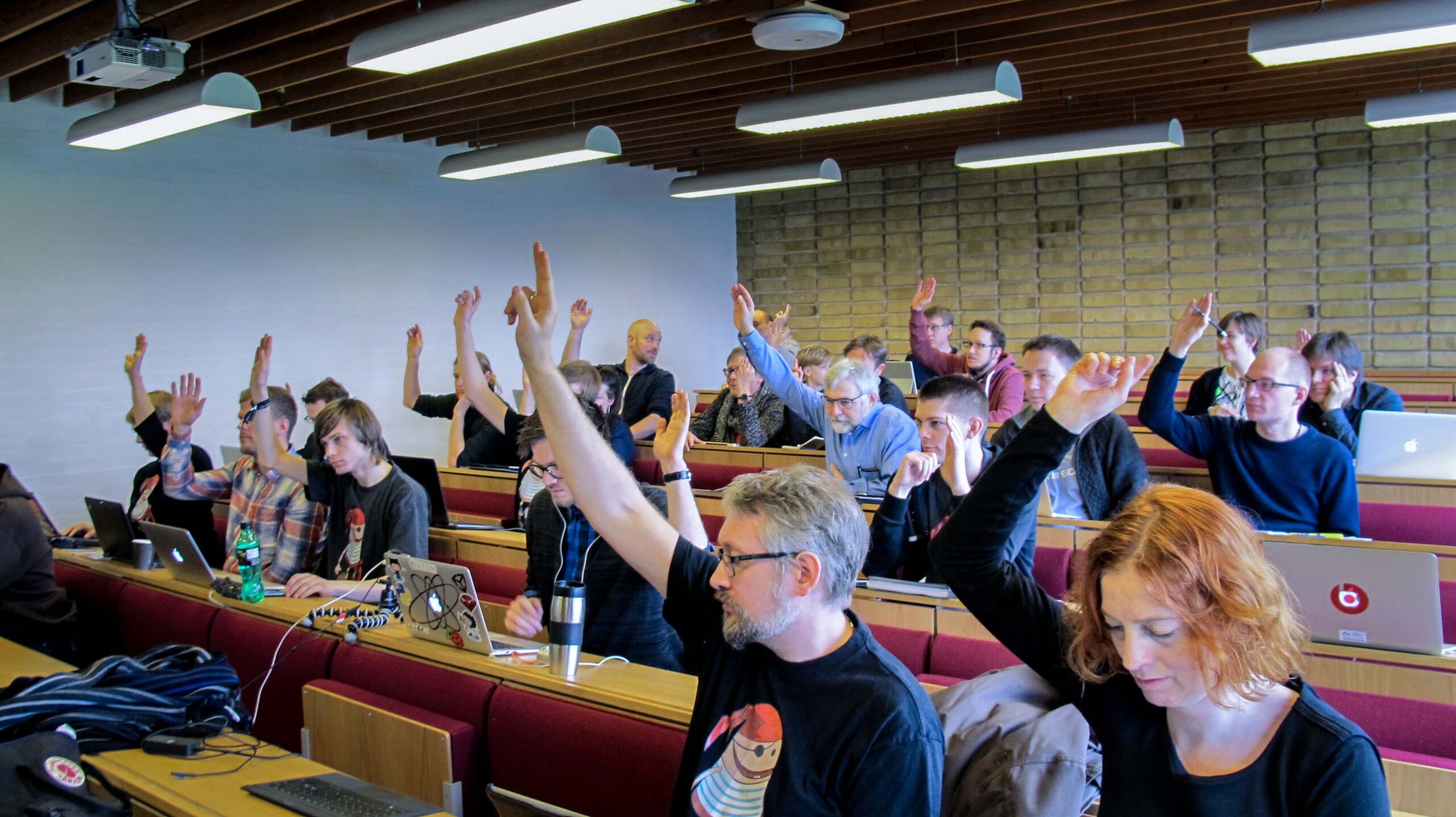 Indkaldelse til generalforsamling 2017 – Coding Pirates Aarhus