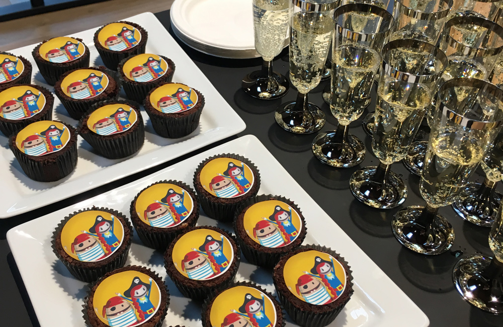 Housewarming: Coding Pirates-cupcakes, bobler og højt humør